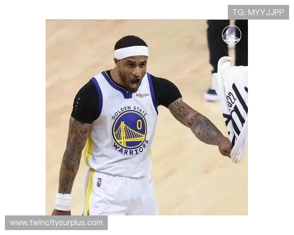 克尼佩尔上半场表现惊艳四号秀10中6三分5中3轻松砍下17分4板2助